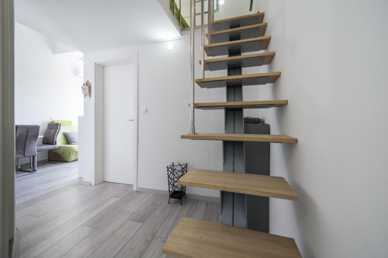 Stinice Apartment *